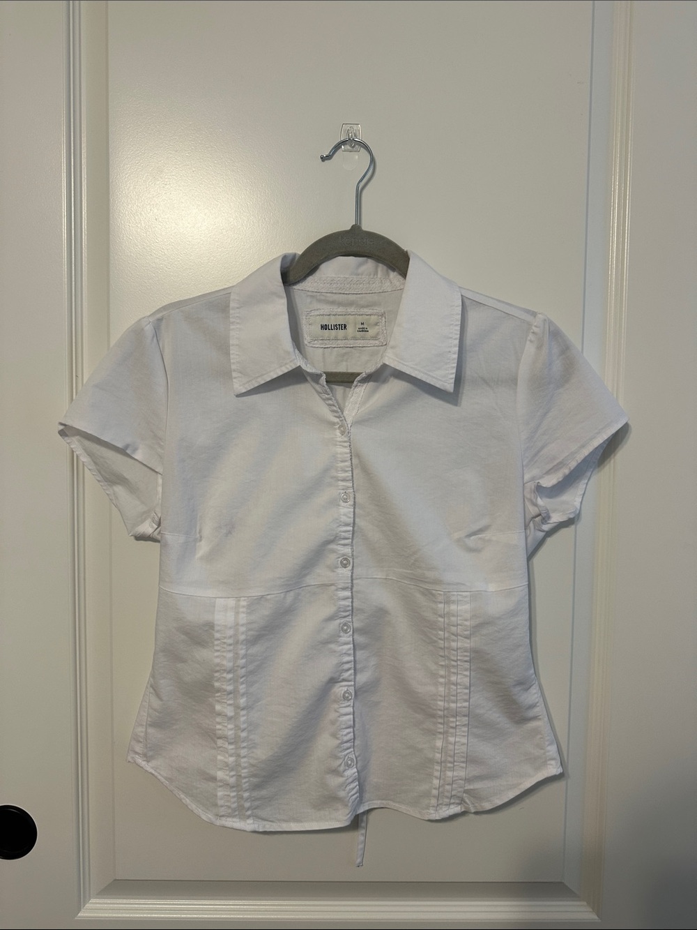 Hollister White Short Sleeve Button-Front Shirt